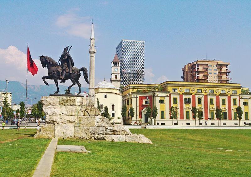 Wonderful Rooftop Tirana City Esterno foto